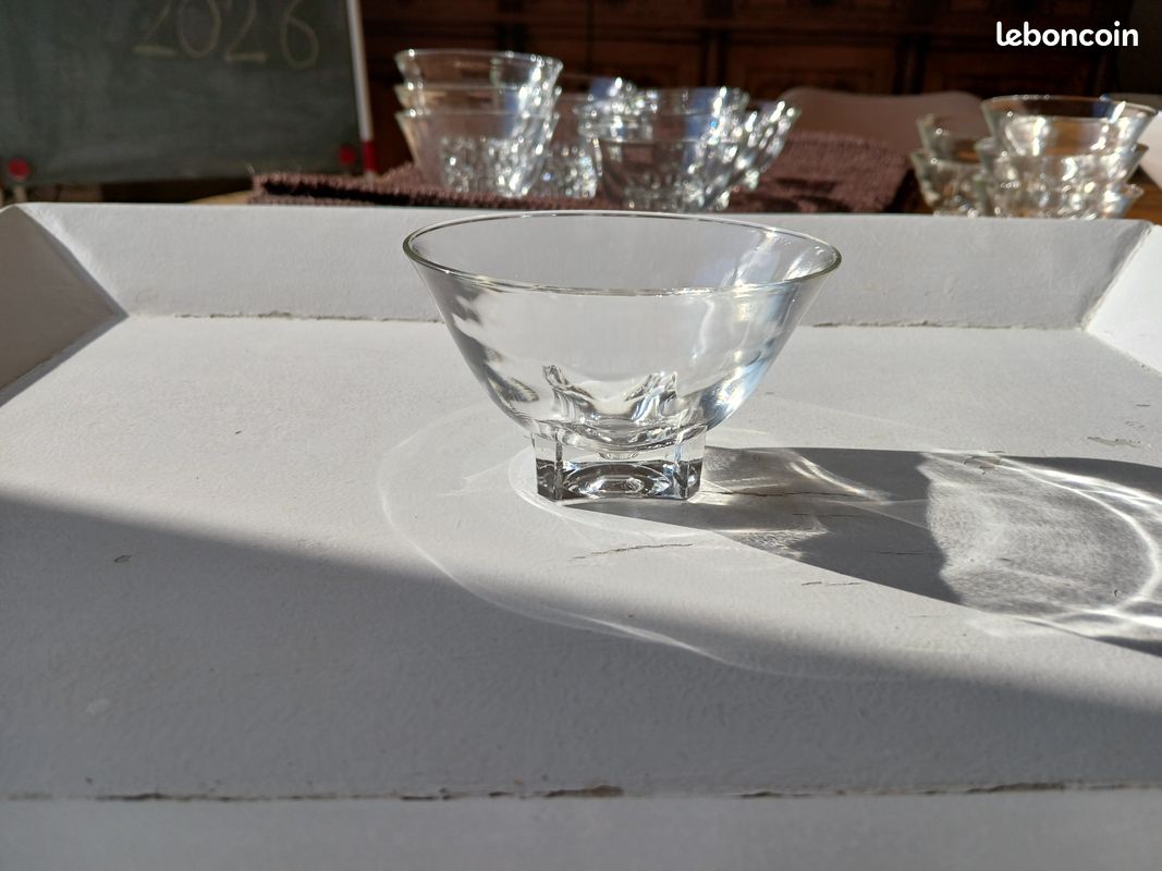 16 coupes à champagne année 30, joli pied finement décoré (image 4)