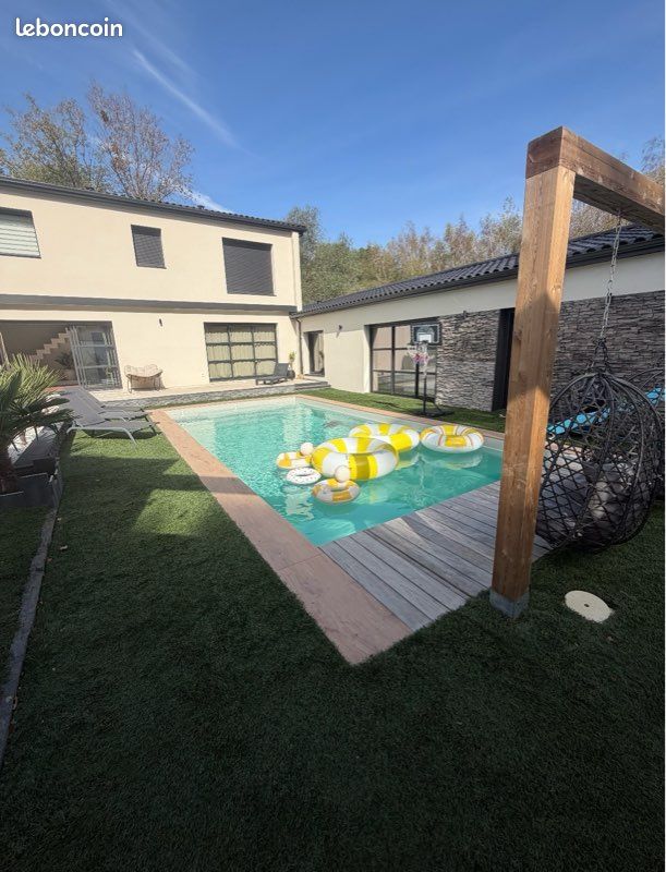 Maison 8 pièces 240 m² · à Pont-Saint-Martin · 240 m² · 790 000 €
