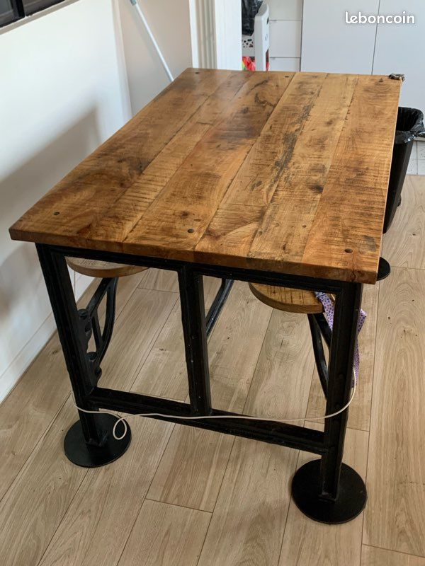 Table en fonte et bois (image 2)