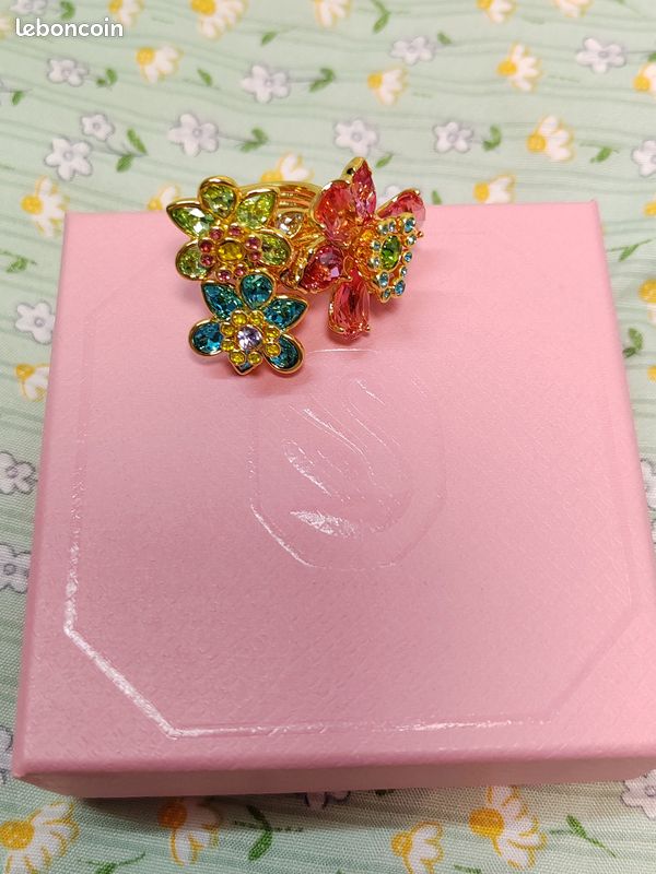 Bague Swarovski ornée de 3 fleurs en cristal – Taille 55 (image 3)