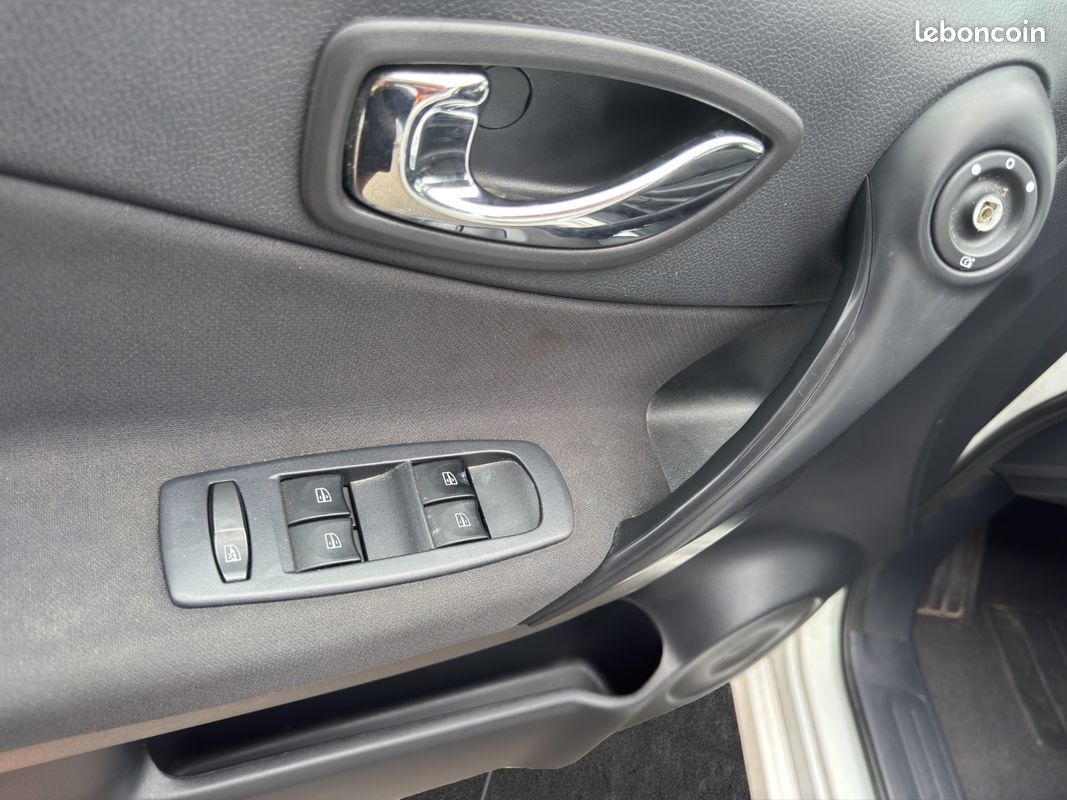 RENAULT KOLEOS 2.0 dCi 150 Limited (image 18)