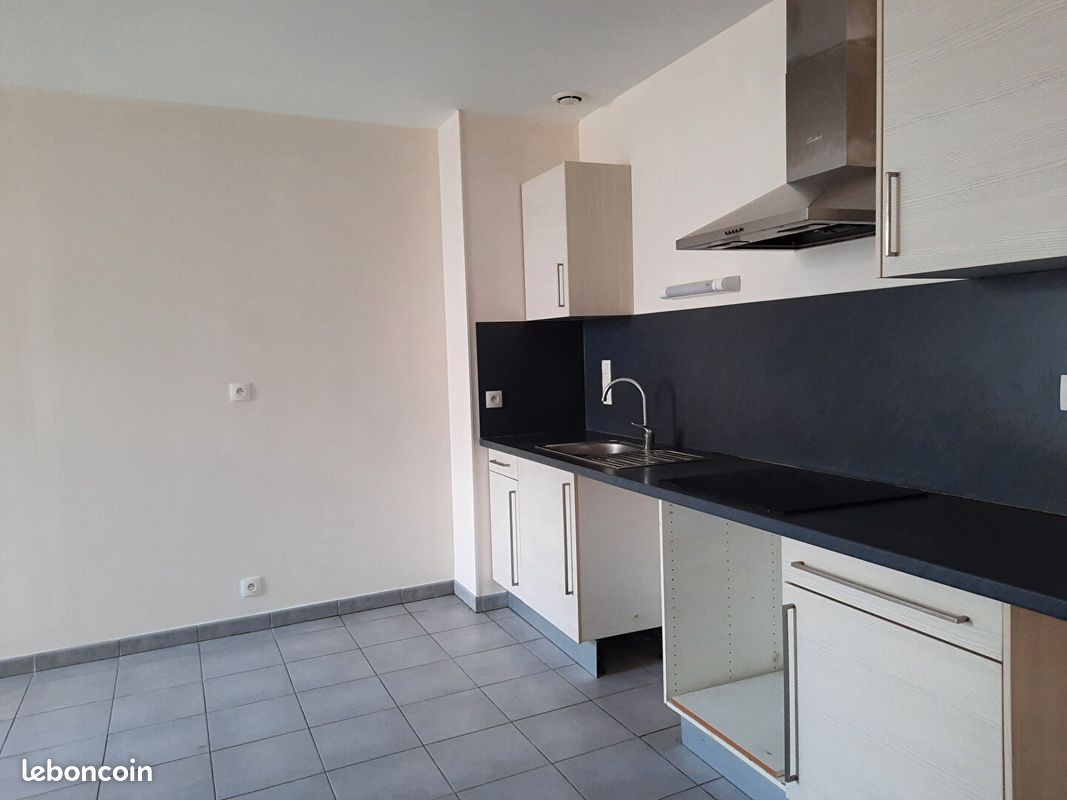 Appartement 3 pièces 57 m² · à Rochefort · 57 m² · 640 €/mois