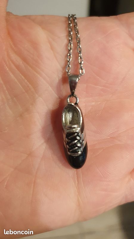 Pendentif - Acier - Noir et or - Crampon de foot - Homme