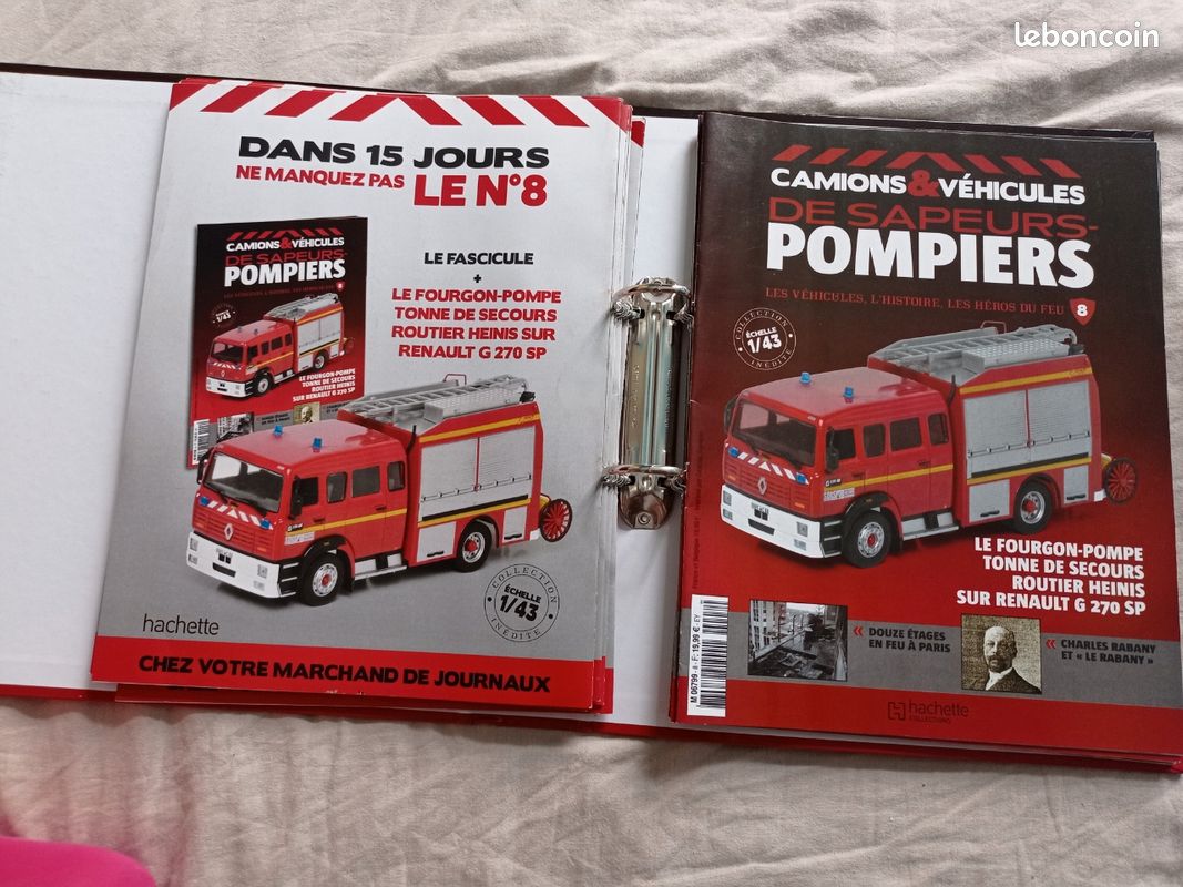 Poupée Vintage En Robe De Laine à Volants - Avec Chapeau