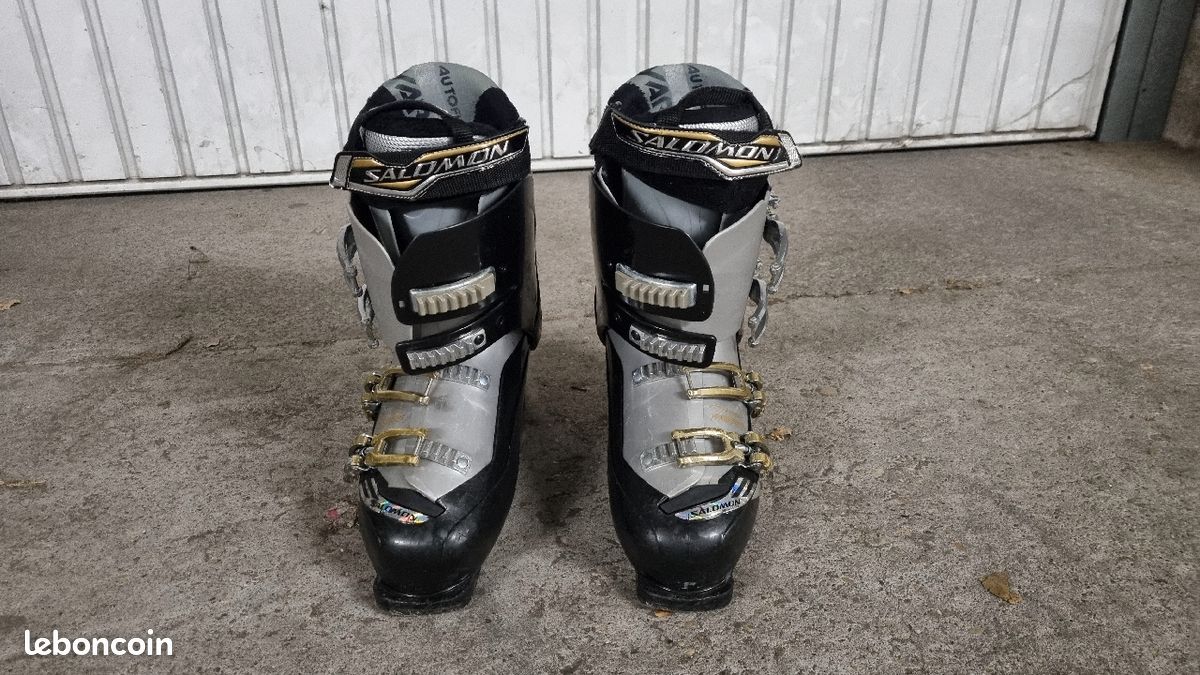 Chaussures de Ski Salomon Taille 28 - Noires et Grises (image 1)