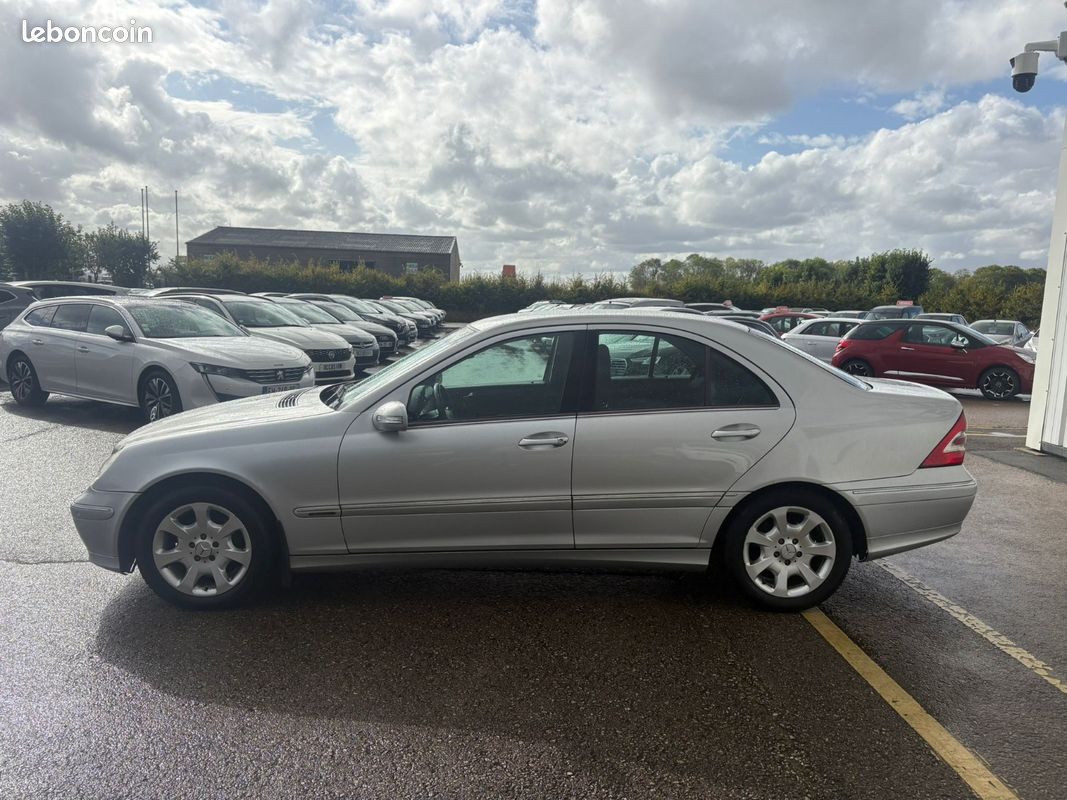MERCEDES CLASSE C 220 Elégance 2.2 CDI 150 CV 01/2005 224500 KM BOITE DE VITESSE AUTOMATIQUE FEUX XÉNON SUIVI D'ENTR (image 4)