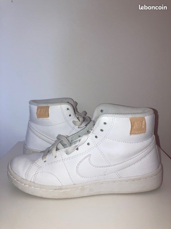 Paire de baskets Nike blanche (image 3)