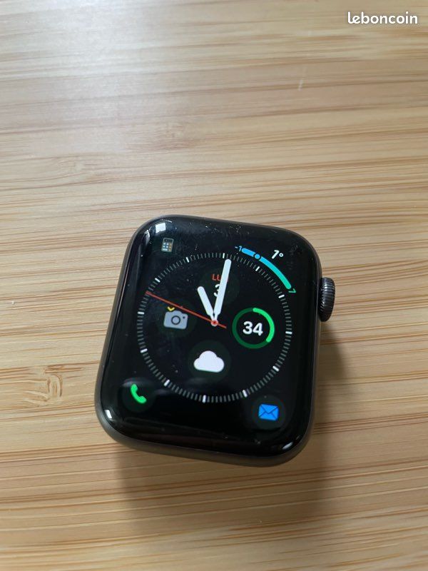 Apple Wacht series 6 GPS 40 mm (image 1)