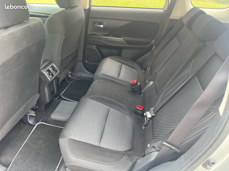 Mitsubishi Outlander 2,4 PHEV 230ch 4WD (image 5)