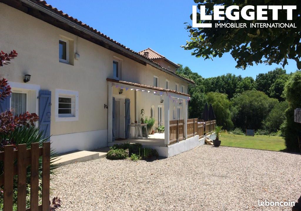 Maison 10 pièces 305 m² - Mazerolles 16310 (image principale 0)