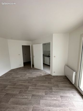Studio avec balcon + parking – Combs-la-Ville