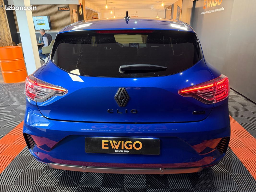 RENAULT CLIO 1.6 E-TECH 145 FULL-HYBRID ESPRIT ALPINE BVA + BOSE + CAMÉRa 360° (image 7)