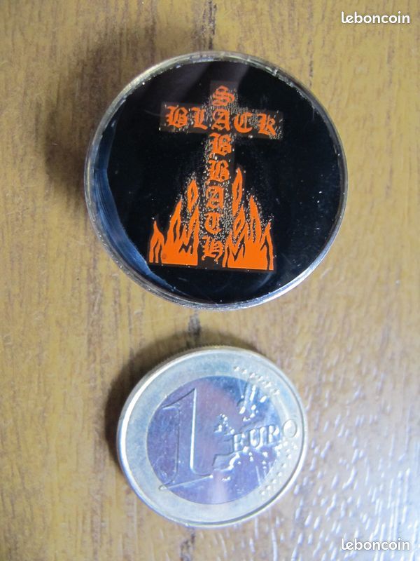 Broche Black Sabbath , prix livrée en suivi , LIRE (image 1)