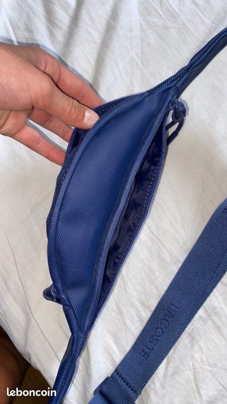 Sacoche Lacoste en cuir (image 2)
