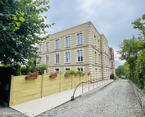 Immeuble 560 m² CROZANT