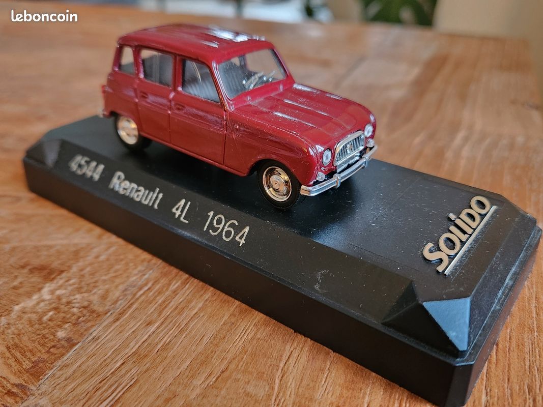 ODEON Miniature RENAULT 4 Clan Rouge - échelle 1/43 - Limitée à 504 Pièces