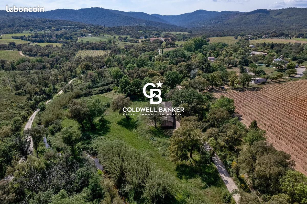 Maison 10 pièces 280 m² · à Cogolin · 280 m² · 2 500 000 €