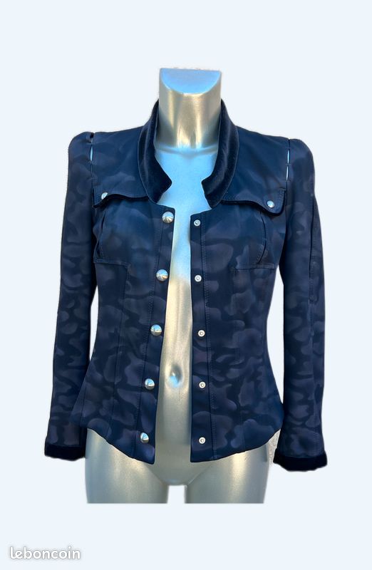 Jolie veste courte HIGH tech taille S ou 36 fr (image 1)