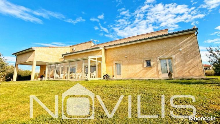 Maison 6 pièces 270 m²