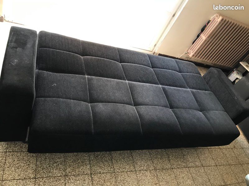 Fauteuil noir dépliant (image 1)