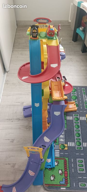 Circuit VTech avec voitures (image 2)