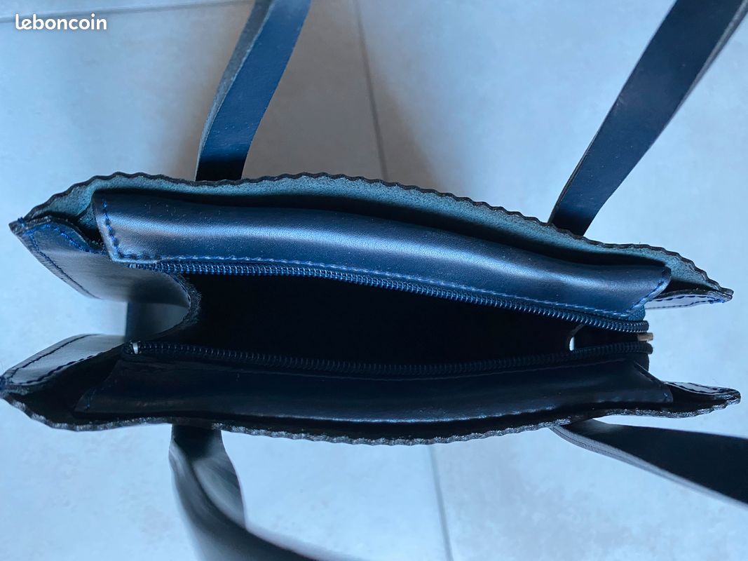Sac noir en cuir véritable marque Frédéric bon état (image 4)