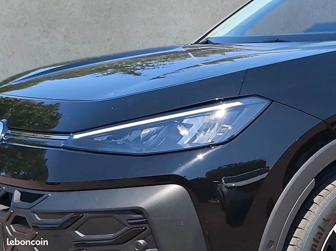 Volkswagen T-Roc 1.5 E-TSI 150CV - LIFE DSG 10 KMS (image 2)