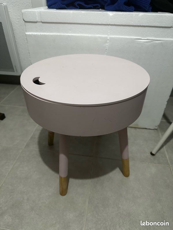 Petite table rose (image 1)