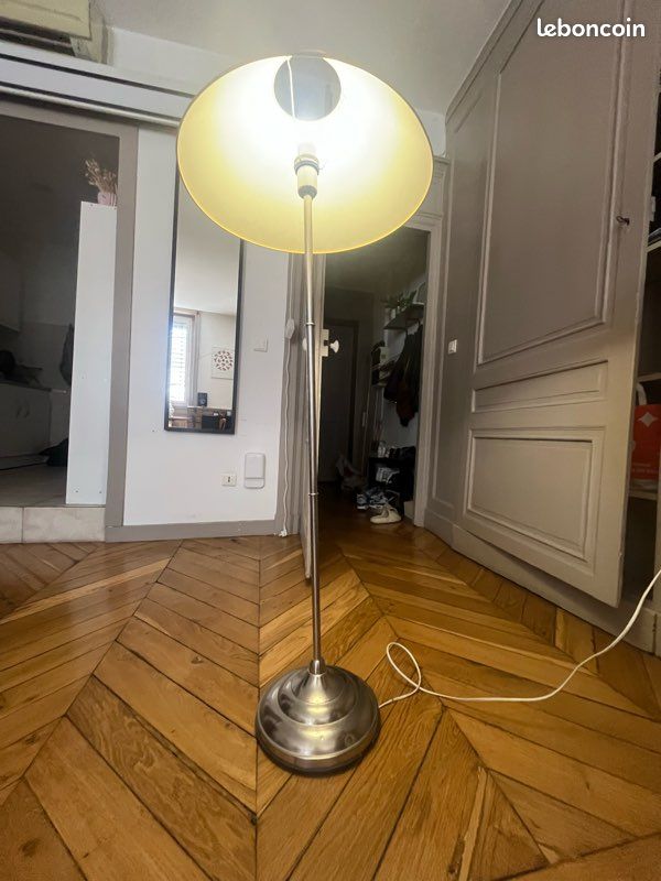 Lampes sur pied métallique (image 2)