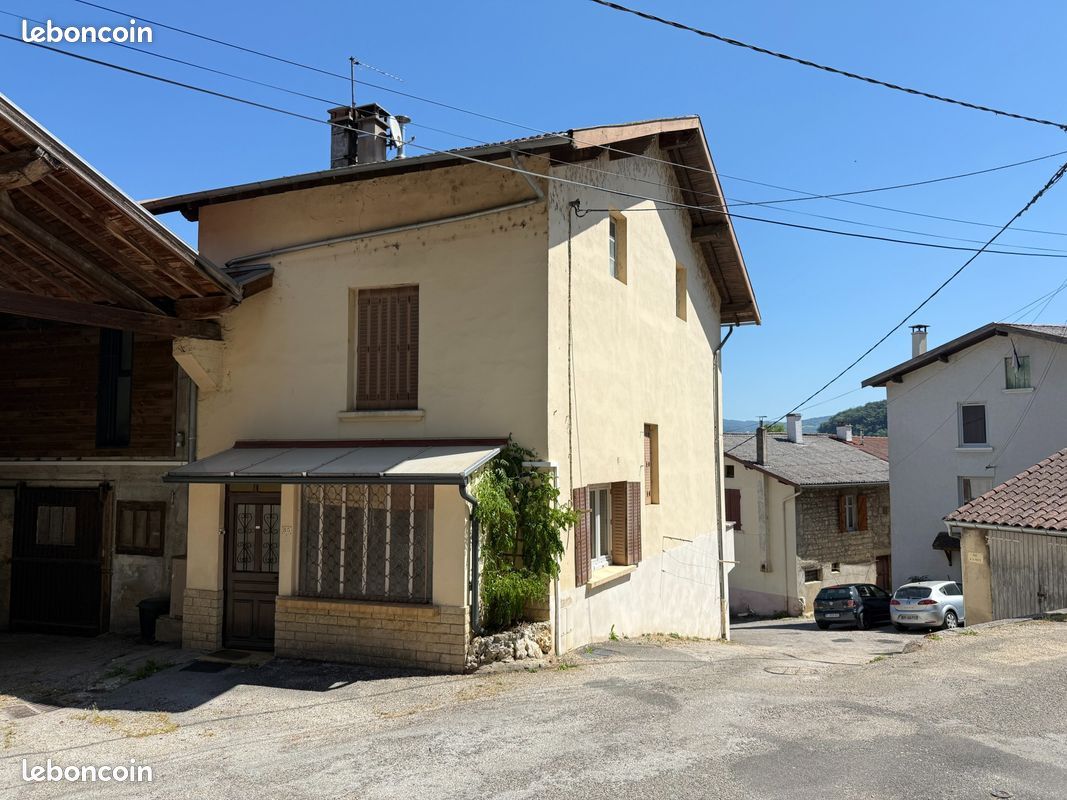 Maison 4 pièces 100 m² · à Neuville-sur-Ain · 100 m² · 800 €/mois