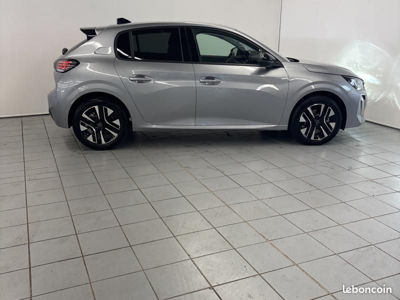 Peugeot 208 1.2 Hybrid 100ch Allure e-DCS6 (image 10)