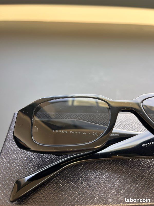 Lunette de soleil Prada symbole neuve (image 11)
