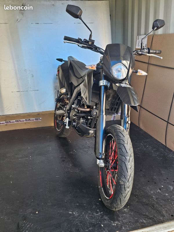 Moto Apprilia SX 125 excellent état (image 3)