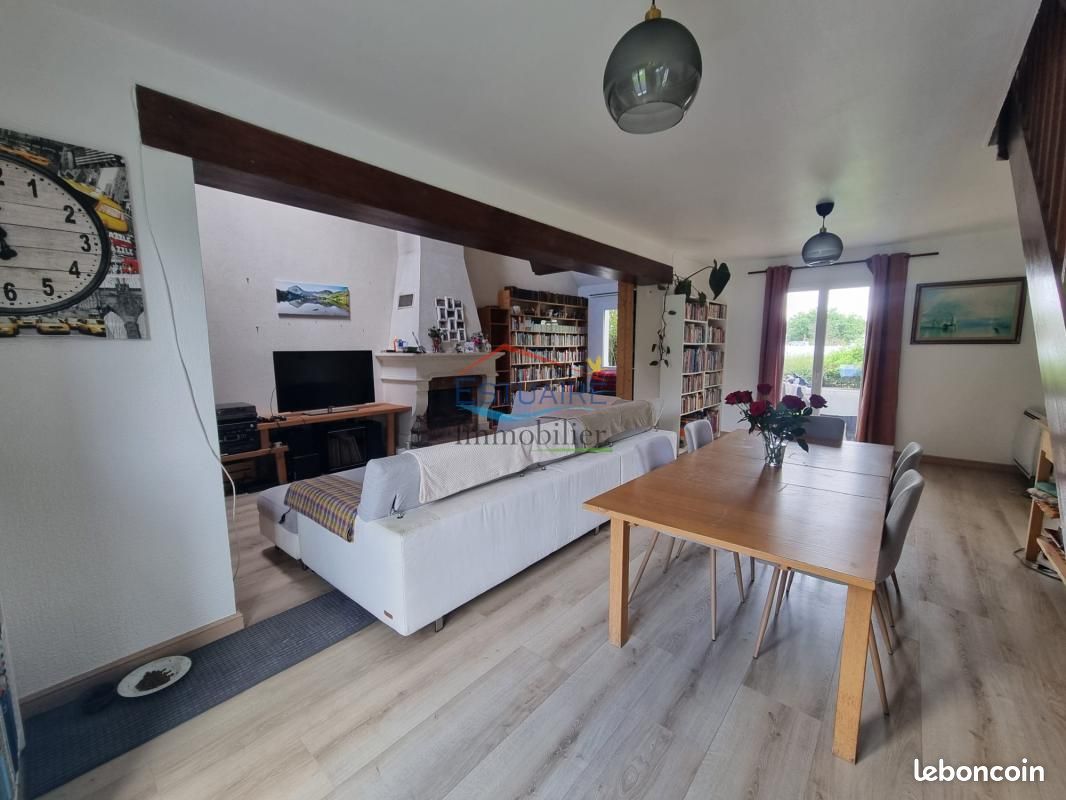 Maison 7 pièces 170 m² · à Saint-Étienne-de-Montluc · 170 m² · 379 000 €