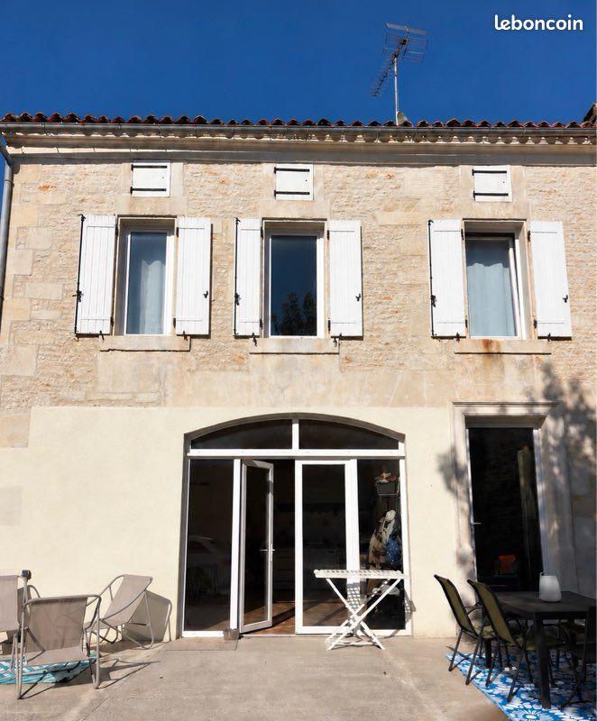 Maison 4 pièces 127 m² · à Gensac-la-Pallue · 127 m² · 235 000 €