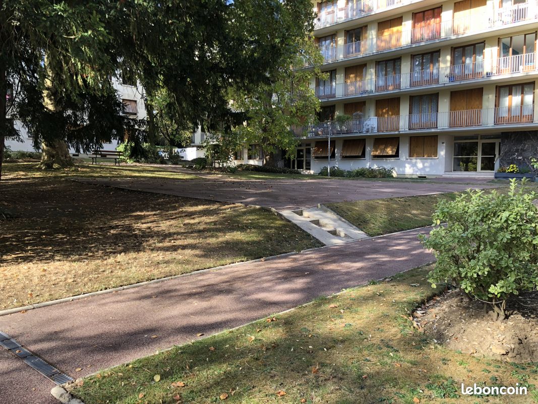 Appartement 2 pièces 60 m² · à Évry-Courcouronnes · 60 m² · 935 €