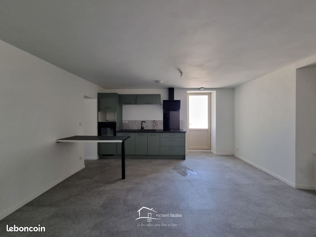 Maison 3 pièces 78 m² · à Ménigoute · 78 m² · 670 €