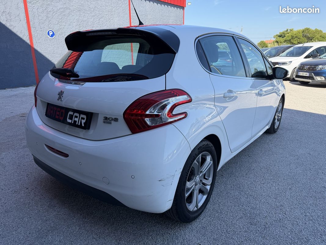 Peugeot 208 1.6 E-HDI FAP STYLE 5P (image 5)