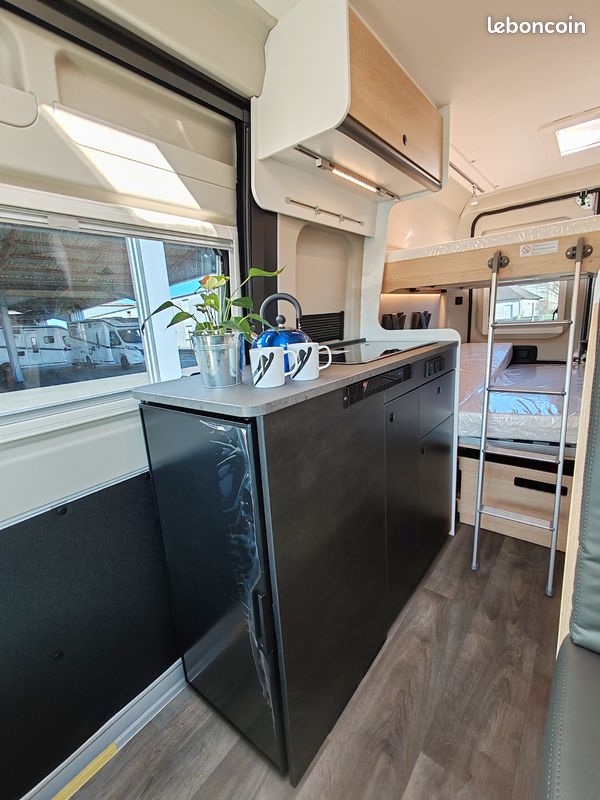 CAMPING-CAR FOURGON SUNLIGHT CLIFF 601 Adventure, Fiat Ducato 2.2l 140Ch BVA, 4 PLACES COUCHAGES, 4 PLACES CG, BOITE AUTO, LITS SUPERPOSES, CHAUFFAGE DIESEL (image 6)