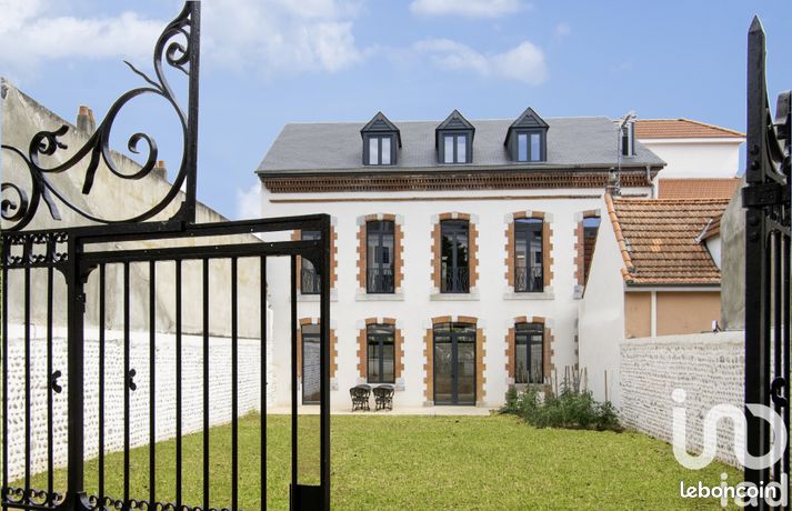 Maison 9 pièces 334 m²