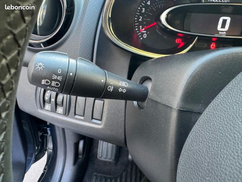 Renault CLIO IV 1.2 16V 75CH ESSENCE CRIT AIR 1 (image 3)