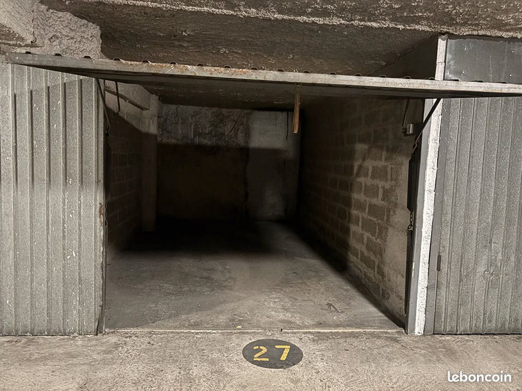 Parking 16 m² · à Marseille · 16 m² · 140 €/mois
