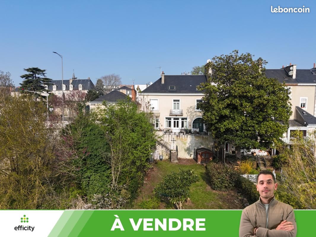 Maison 10 pièces 202 m² · à Poitiers · 202 m² · 523 000 €