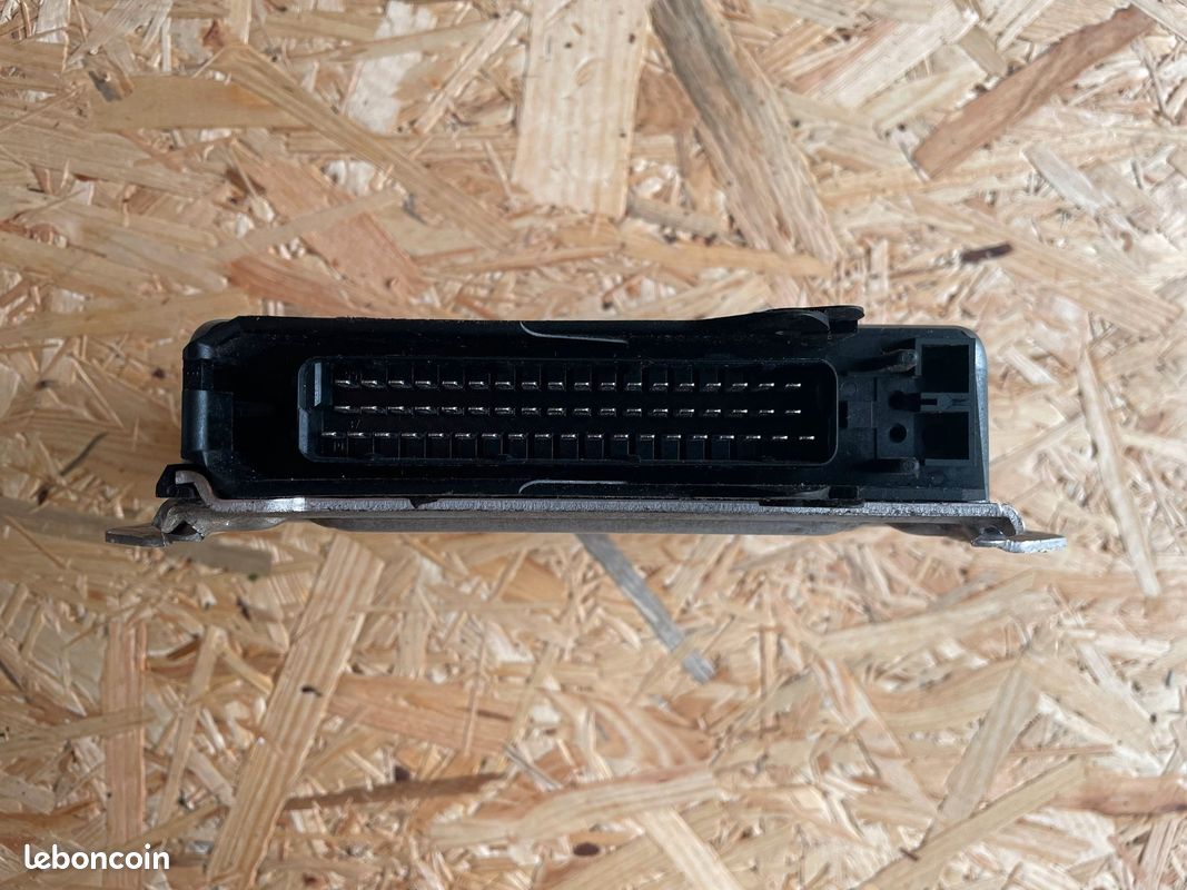 Calculateur BMW E30 316i (image 2)