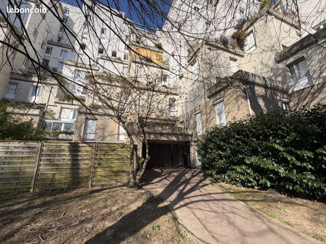 Appartement 3 pièces 78 m² · à Évry-Courcouronnes · 78 m² · 175 000 €