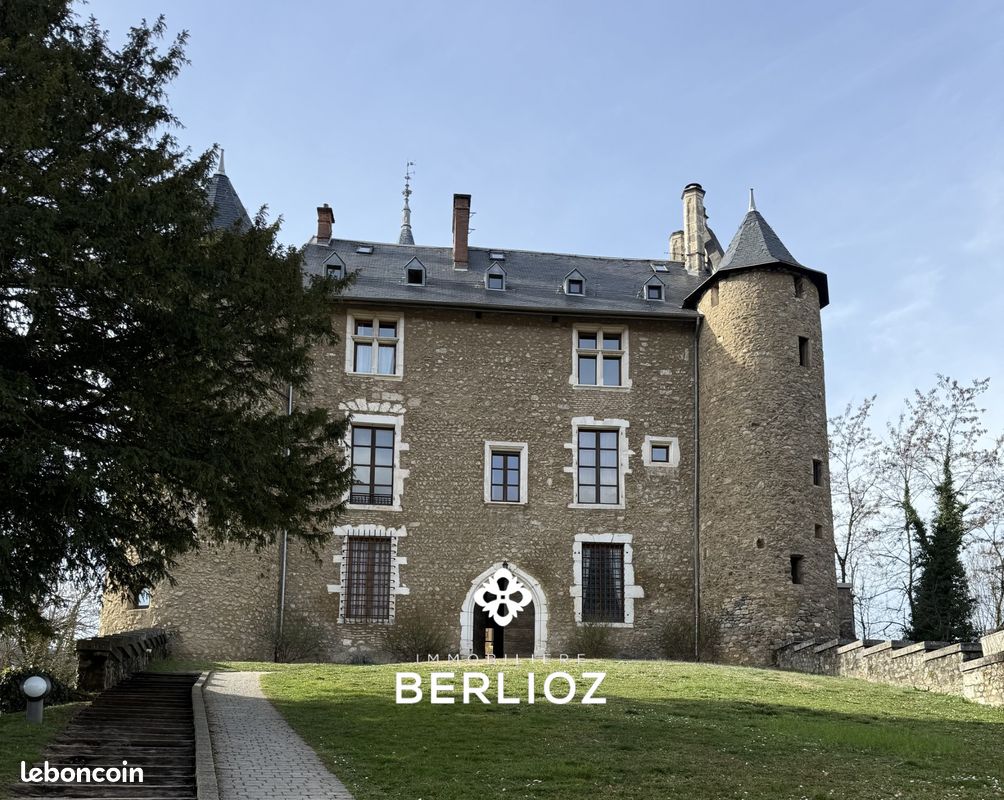 Appartement 2 pièces 47 m² · à Saint-Martin-d'Uriage · 47 m² · 740 €