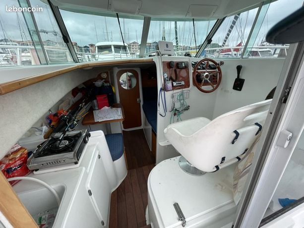 Bateau moteur inboard - Nautisme