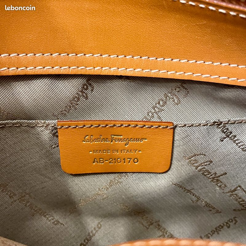 Rarissime Sac Hobo Salvatore Ferragamo Vintage 90s - Cuir Camel Tan & Fermoir Gancini Structuré (image 17)