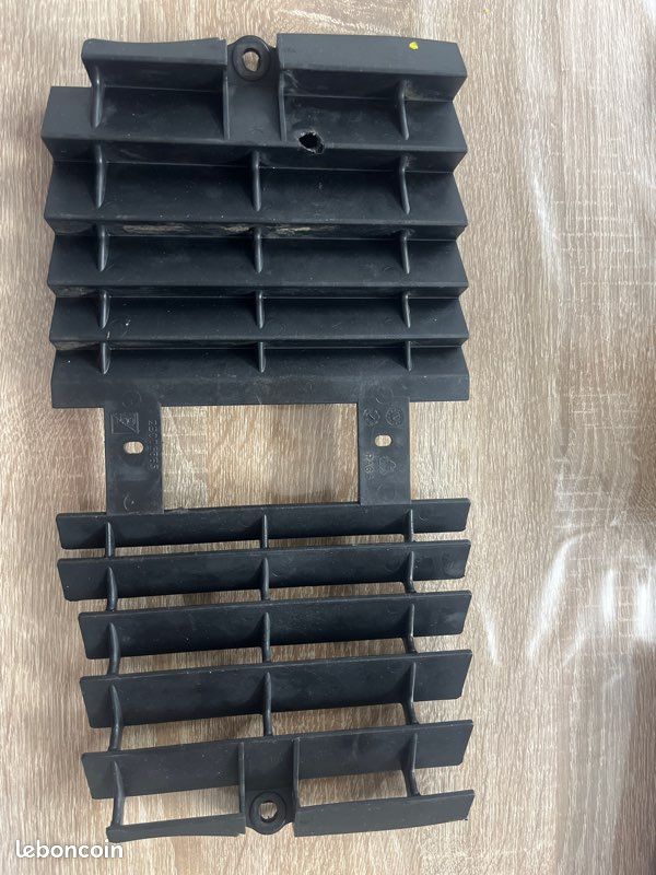 Grille de radiateur derbi (image 2)