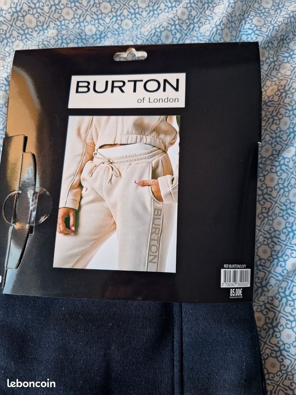 Pantalon fluide à pinces 100 % lin · Grenat · Habillé | Massimo Dutti Pantalon fluide à pinces 100 % lin · Grenat · Habillé | Massimo Dutti